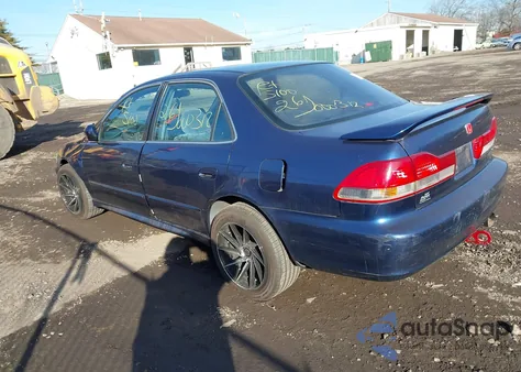 2002 Honda Accord 2.3 Ex z USA, uszkodzony, nr VIN 1HGCG56662A129022